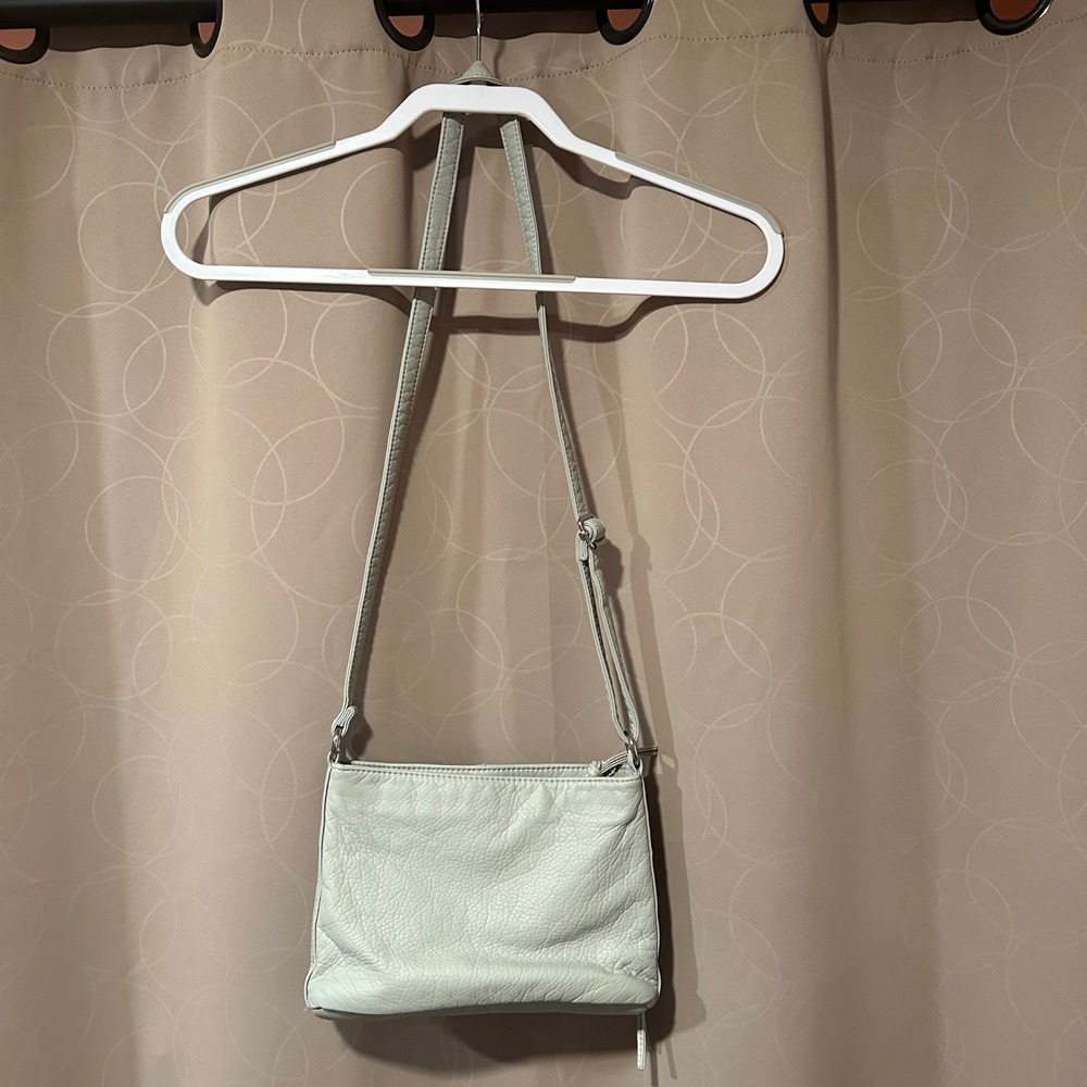 BUENO Light Gray Faux Leather Crossbody Bag Womens Zip Pockets Adjustable Strap - Picture 4 of 6